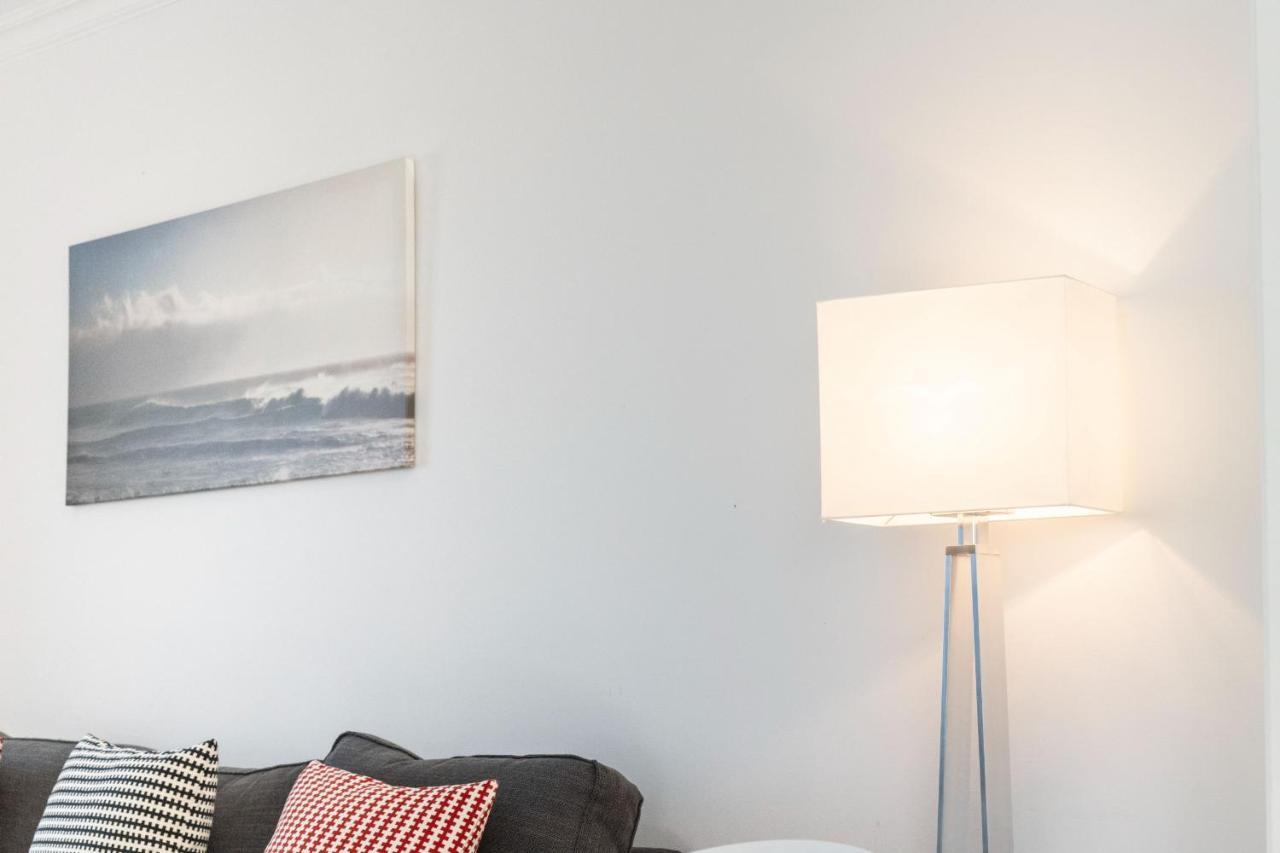 Cosy Flat With Sea Views In *